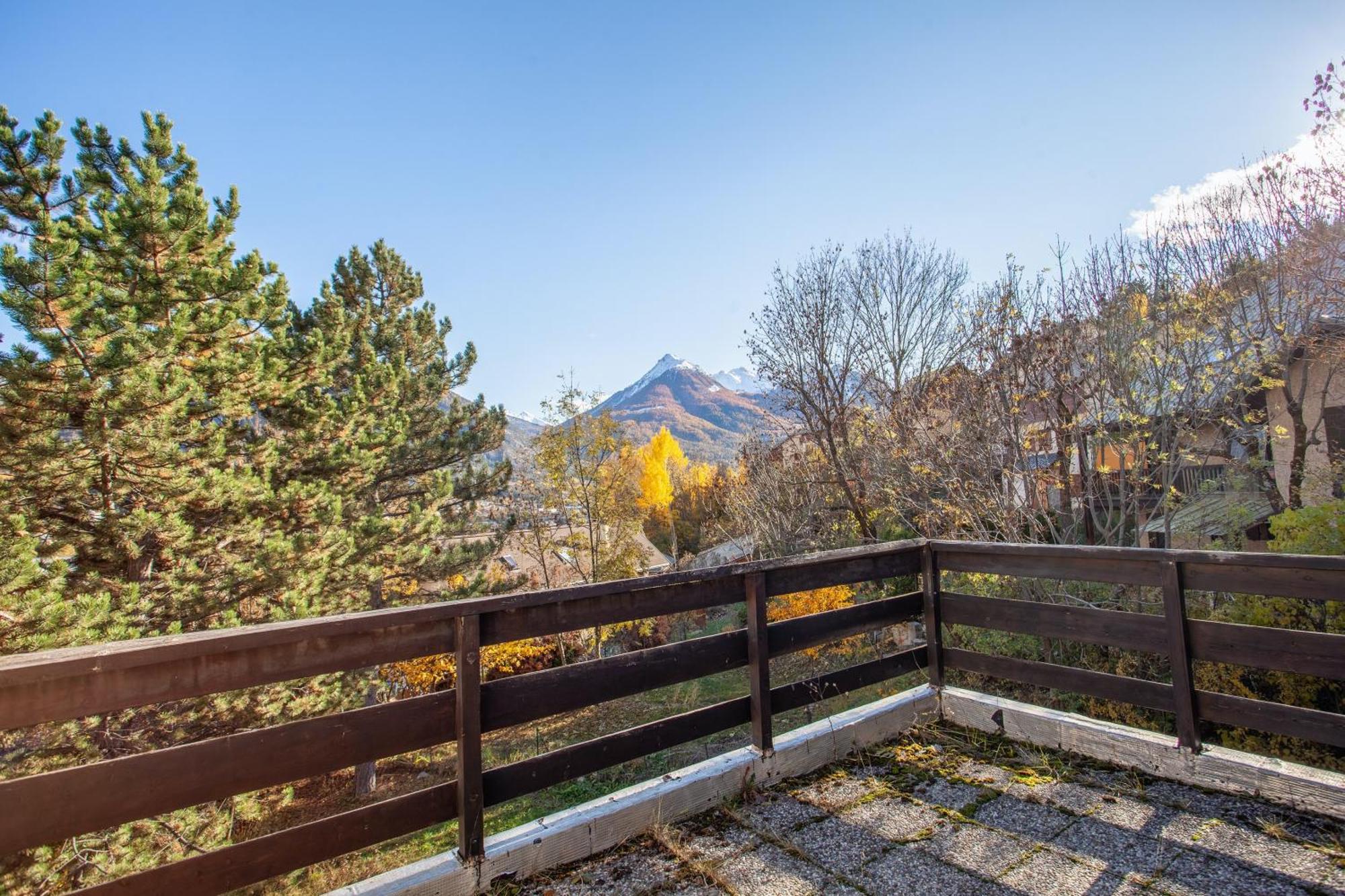 Chalet Confortable A Briancon Avec Vue Sur Montagne Exterior photo